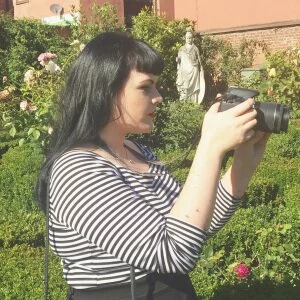 Courtney Farrow - Retro and Thrift Blogger