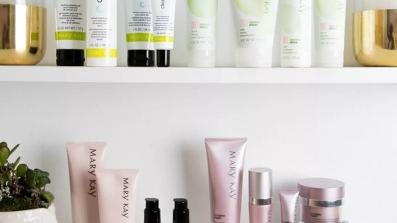 What does a Mary Kay Facial consist of?